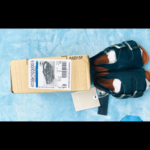 ZARA KIDS FOOTWEAR BLUE LEATHER SANDALS - Picture 3 of 3